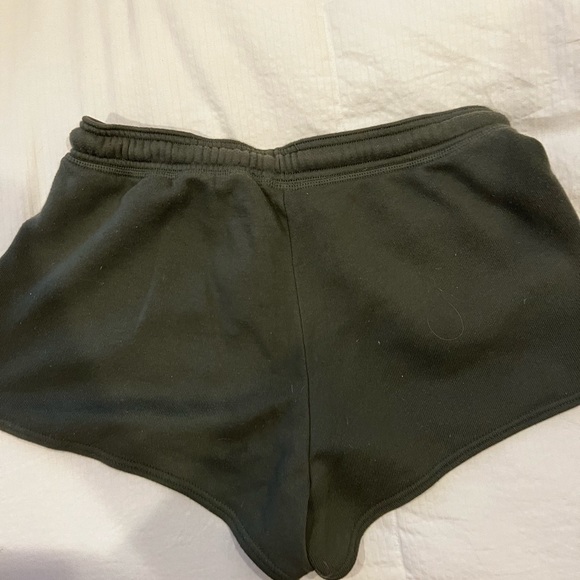 Nordstrom comfy green sweatshorts - Picture 3 of 3